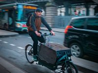 Livraison : des tarifs en hausse, des alternatives participatives…