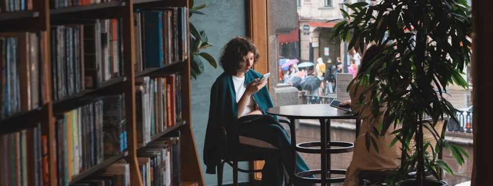 Les éditeurs indépendants face au boom des librairies en Normandie : comment s’adapter et prospérer ?